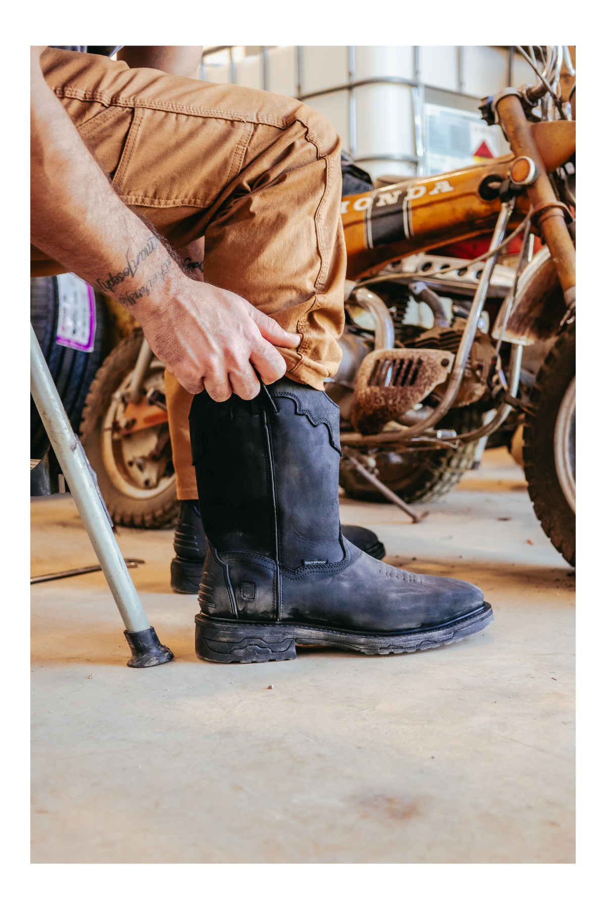 BLAYDE WATERPROOF LEATHER BOOT Image